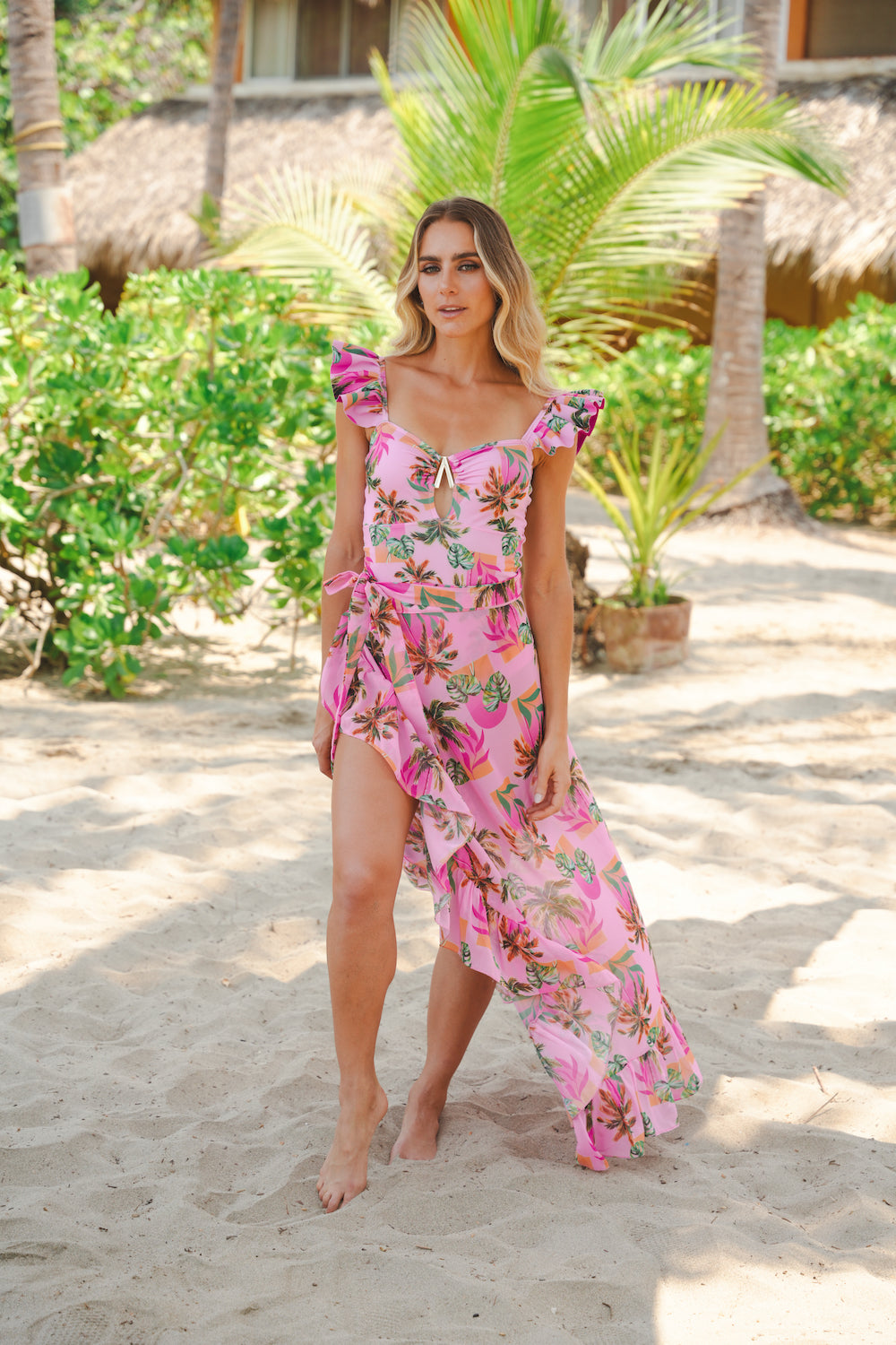 Acapulco skirt lady beach exit