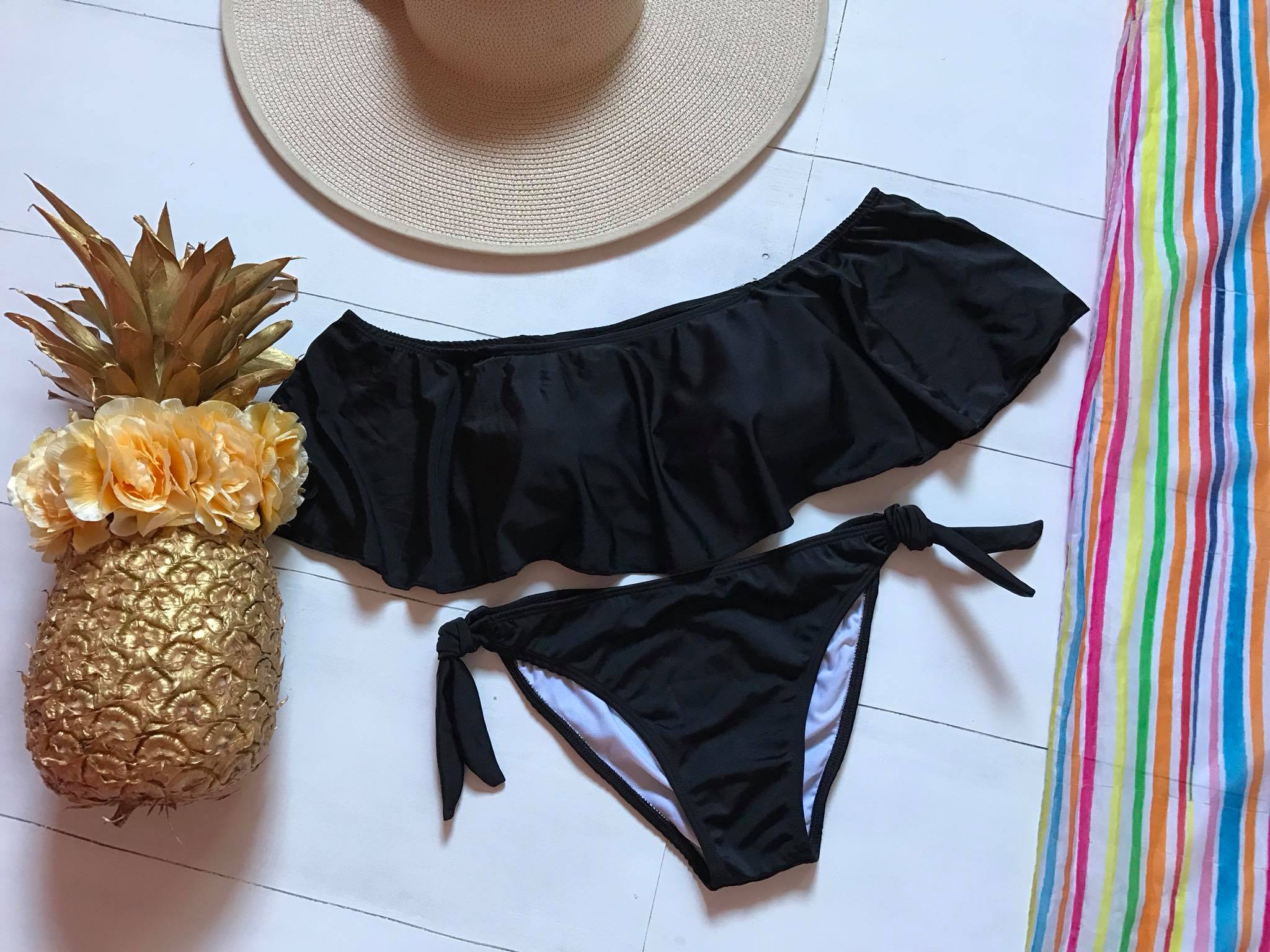 Bikini lady swimsuit with peasant top