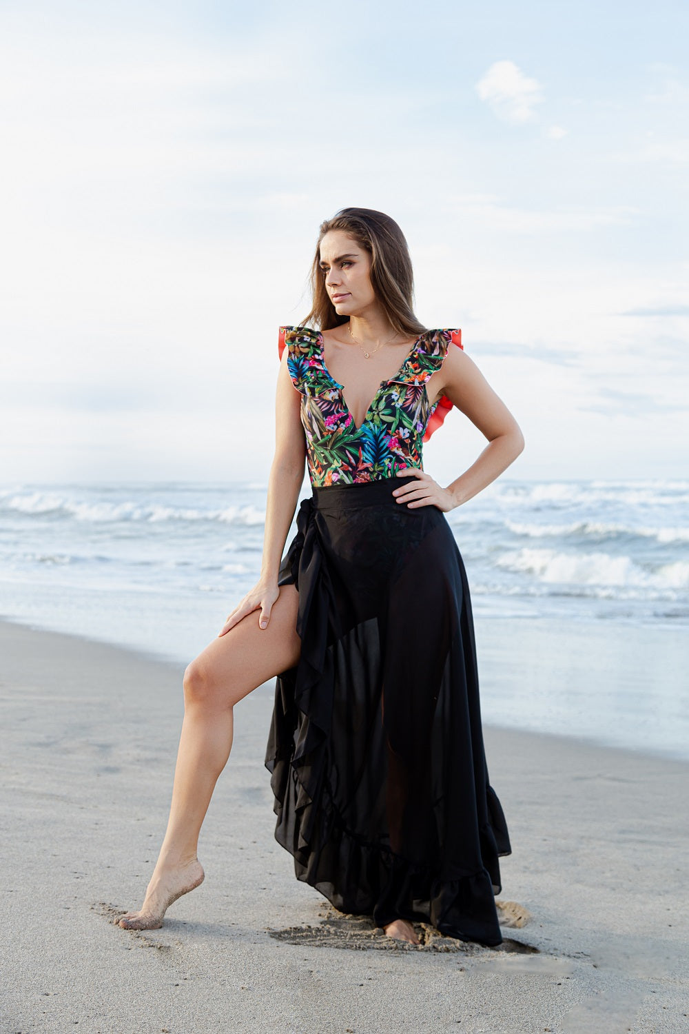 Beach outlet lady black smooth skirt